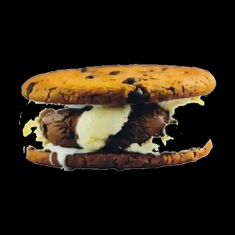 Cookie sandwich garni de glace vanille et chocolat